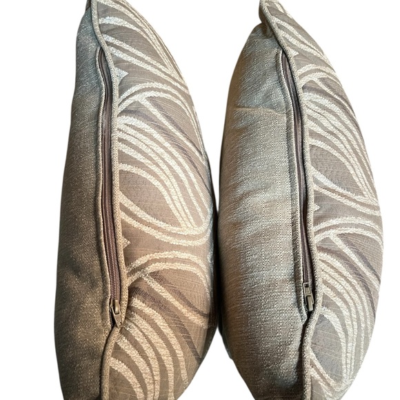 Nicole Miller Home Elegant Gray Patterned Throw Pillows 20”x 20” - Picture 3 of 5